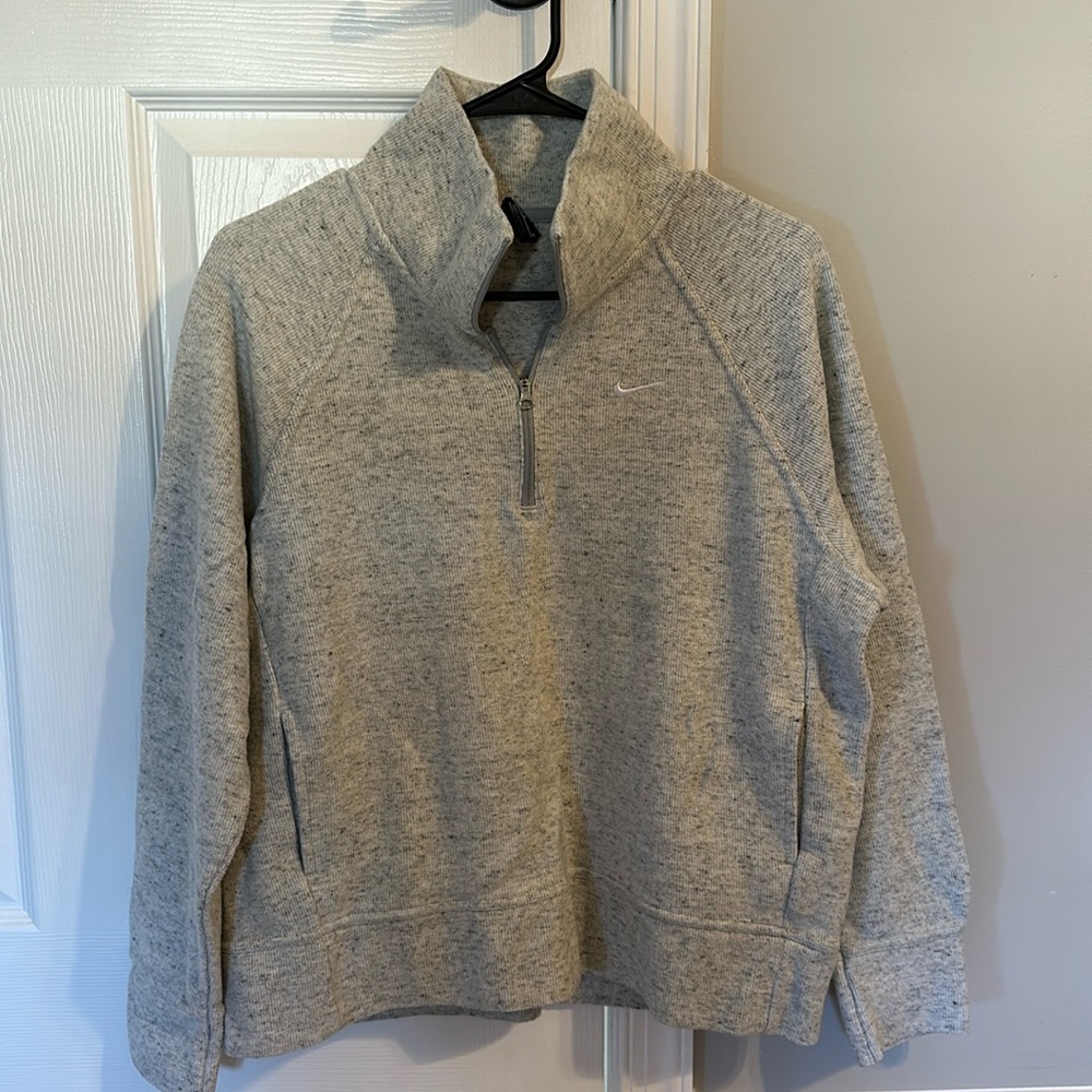 Nike Women’s Gray 3/4 zip up